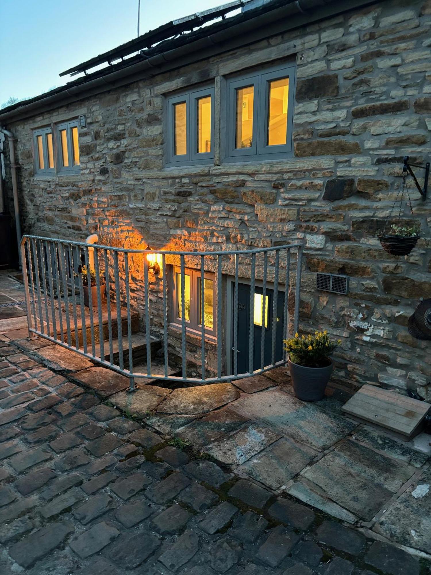Bridge Apartment Stockport Luaran gambar